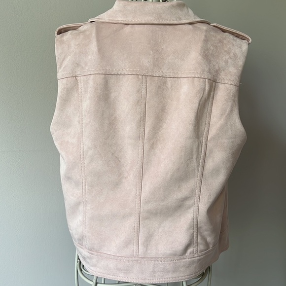 Philosophy Faux Suede Zip Sleeveless Vest in Pastel Pink - Picture 5 of 7